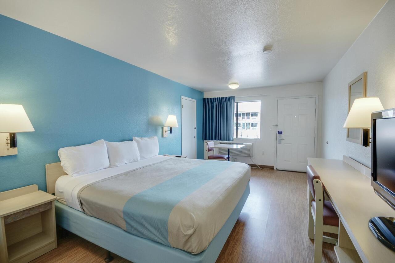 Motel 6-Webster, Tx - Houston - Nasa Lake Exteriör bild