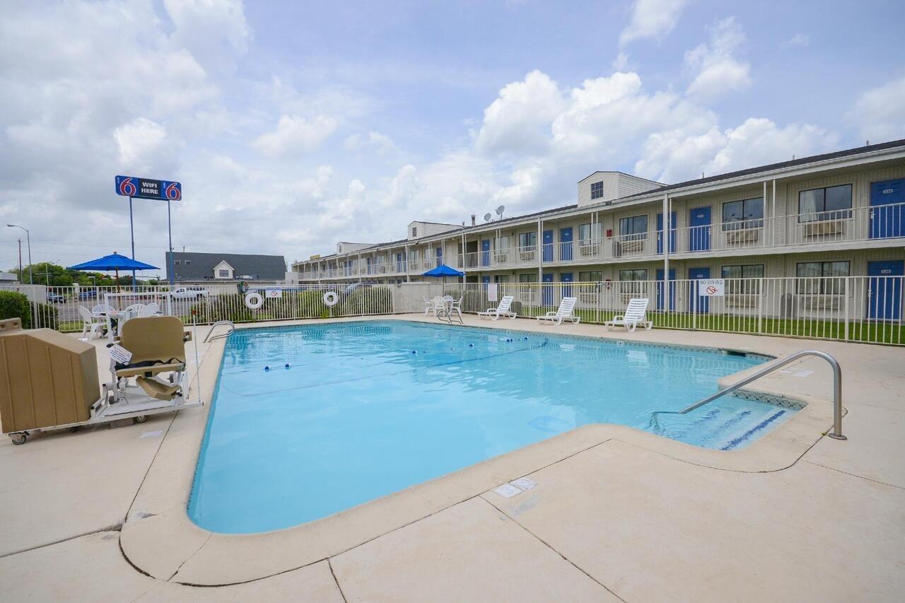 Motel 6-Webster, Tx - Houston - Nasa Lake Exteriör bild