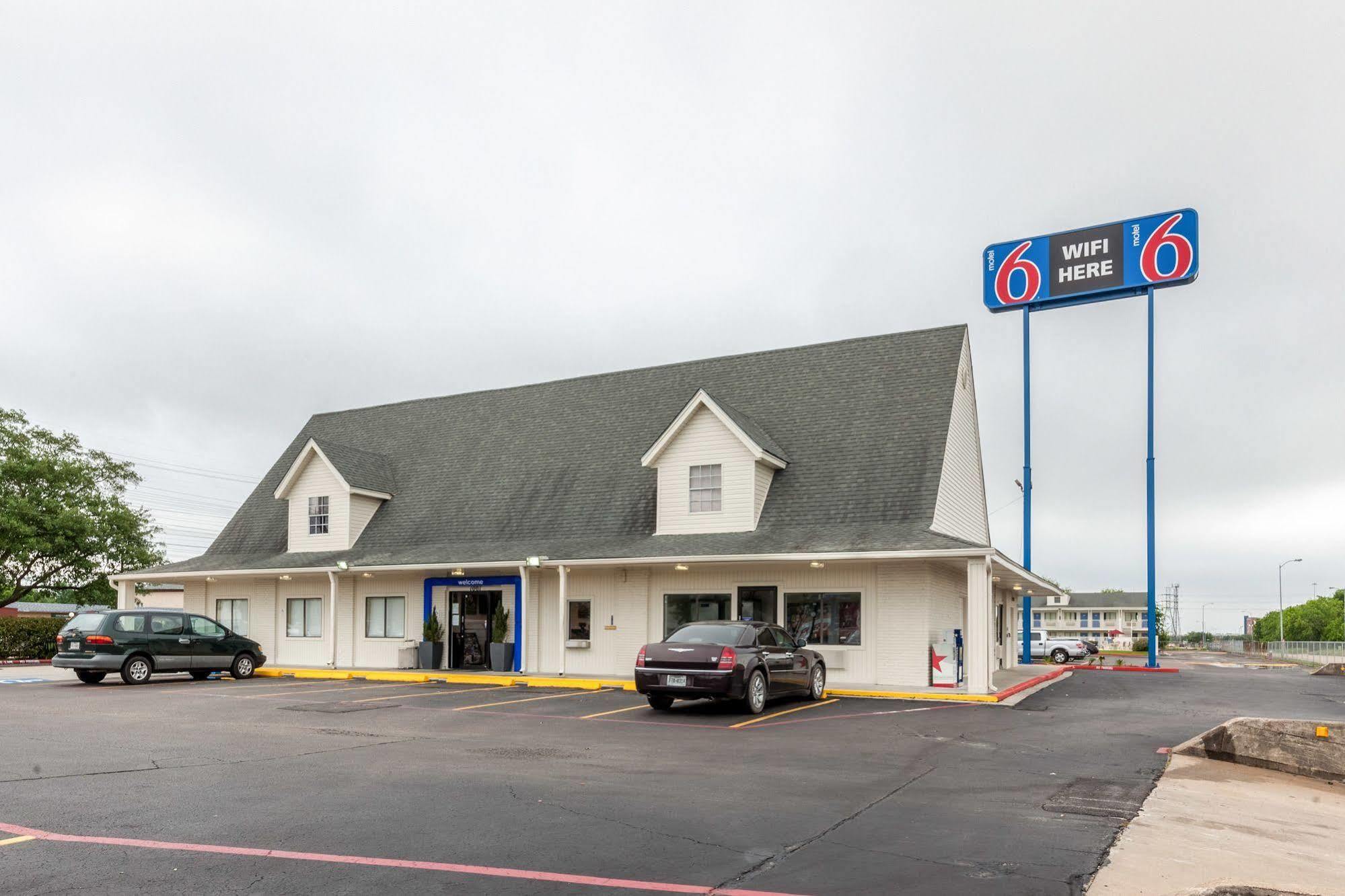 Motel 6-Webster, Tx - Houston - Nasa Lake Exteriör bild